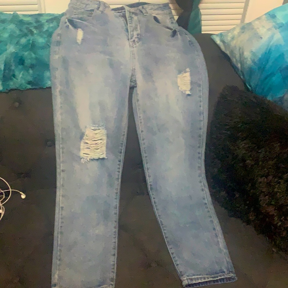 Boyfriend jeans never worn won’t fit my bum